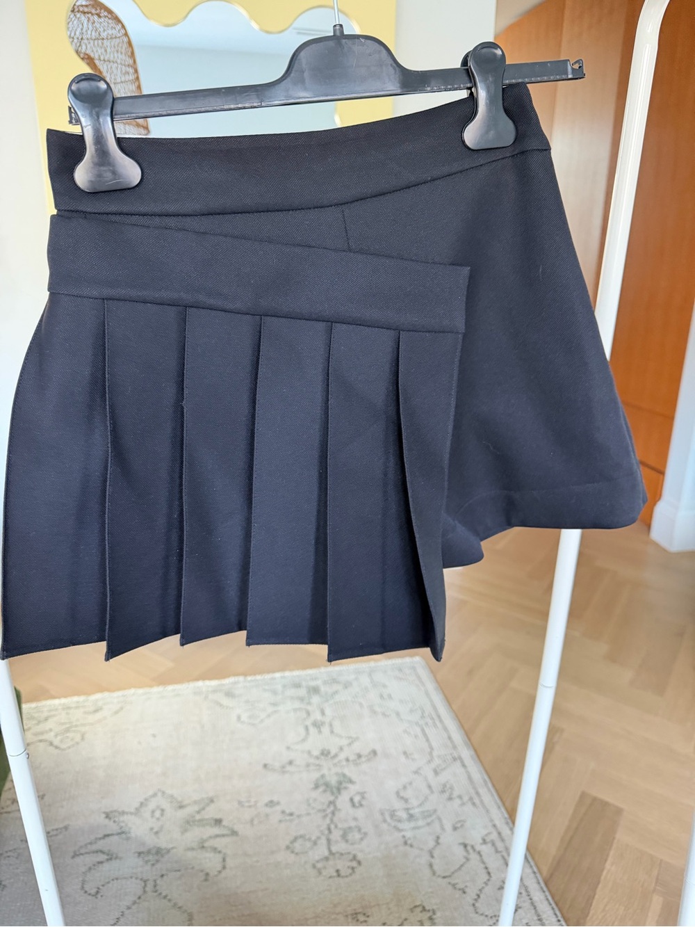 Shushu/Tong Black Pleats Skort